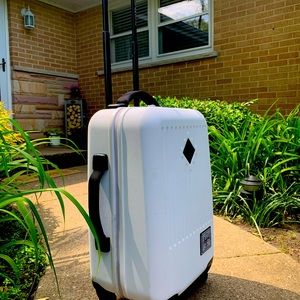 The Herschel supply company suitcase